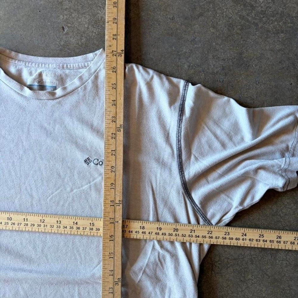 2000s‎ columbia hiking stitched tee - Picture 4 of 4